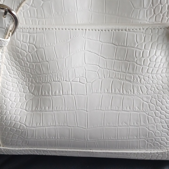 Vintage Sag Harbor Large White Faux-Croc Shoulder Bag With Ample Storage - Picture 8 of 17